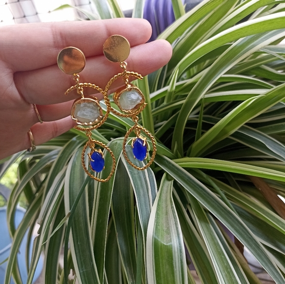 Handmade gold platted stone studded long drop earrings - Picture 8 of 10